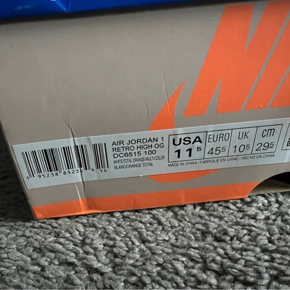 Air Jordan 1 Retro High OG - Picture 5 of 5